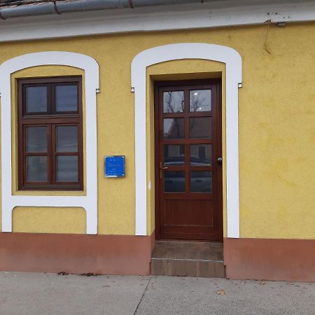Ady Apartman Tata Exterior foto